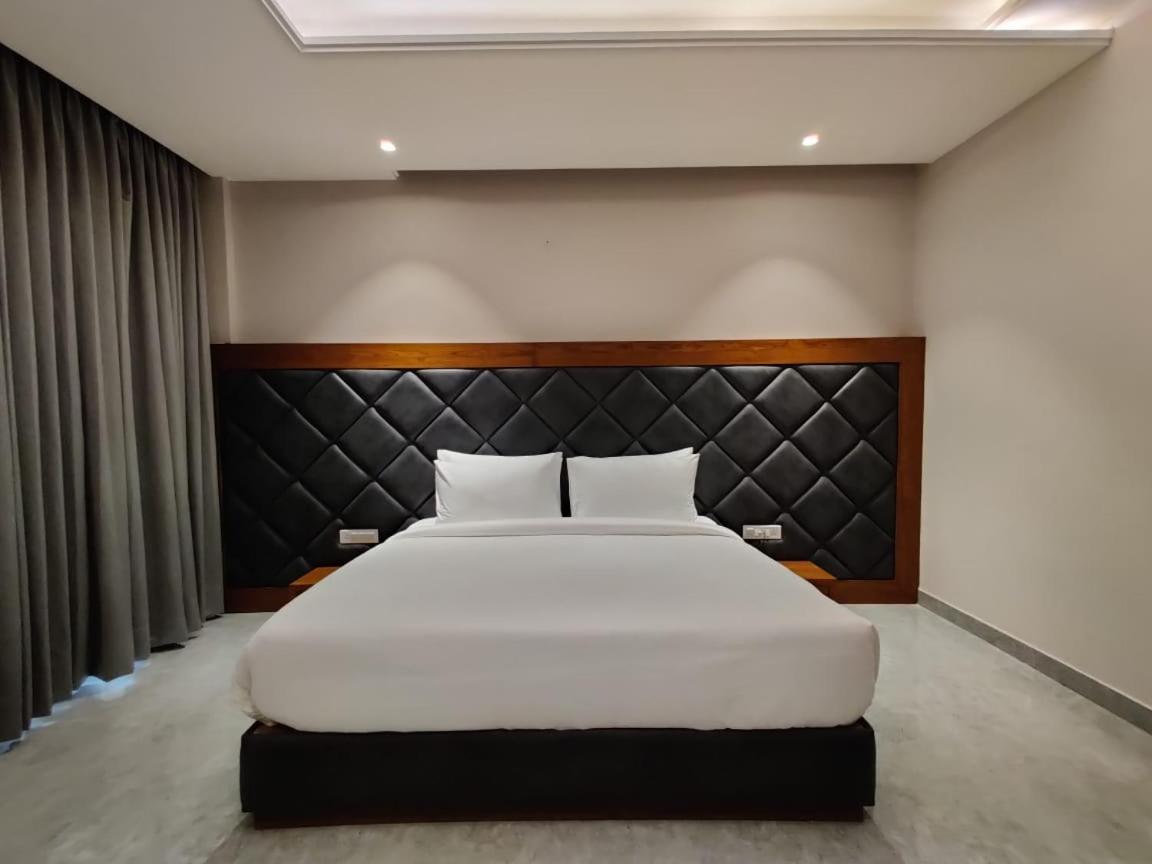 Hotel Parth Уна Экстерьер фото