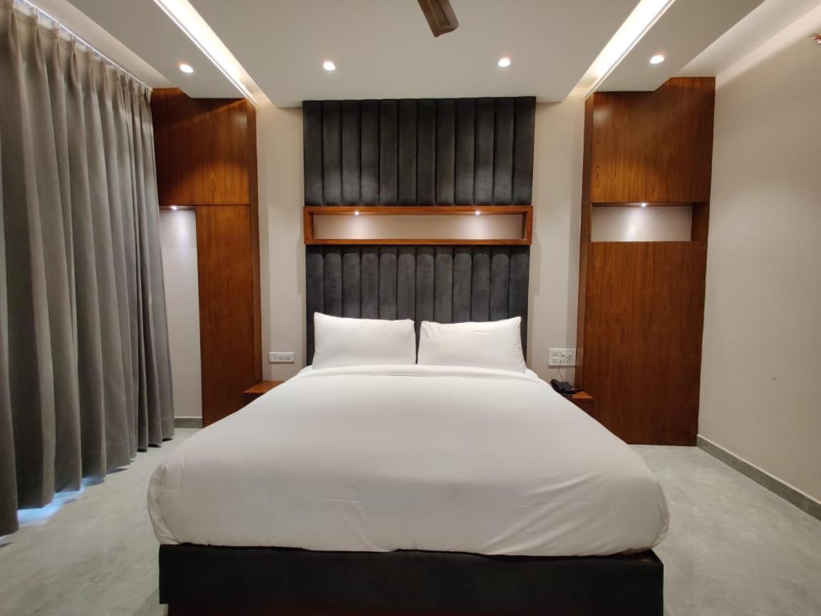 Hotel Parth Уна Экстерьер фото
